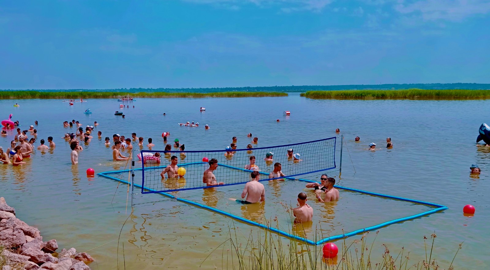 aQuolley — Acción