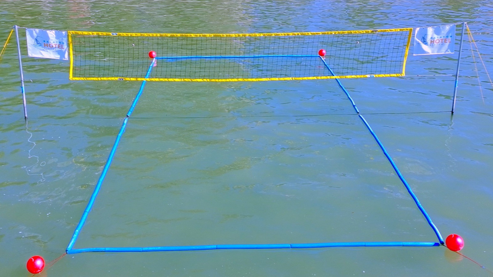 aQuolley — Empty courts