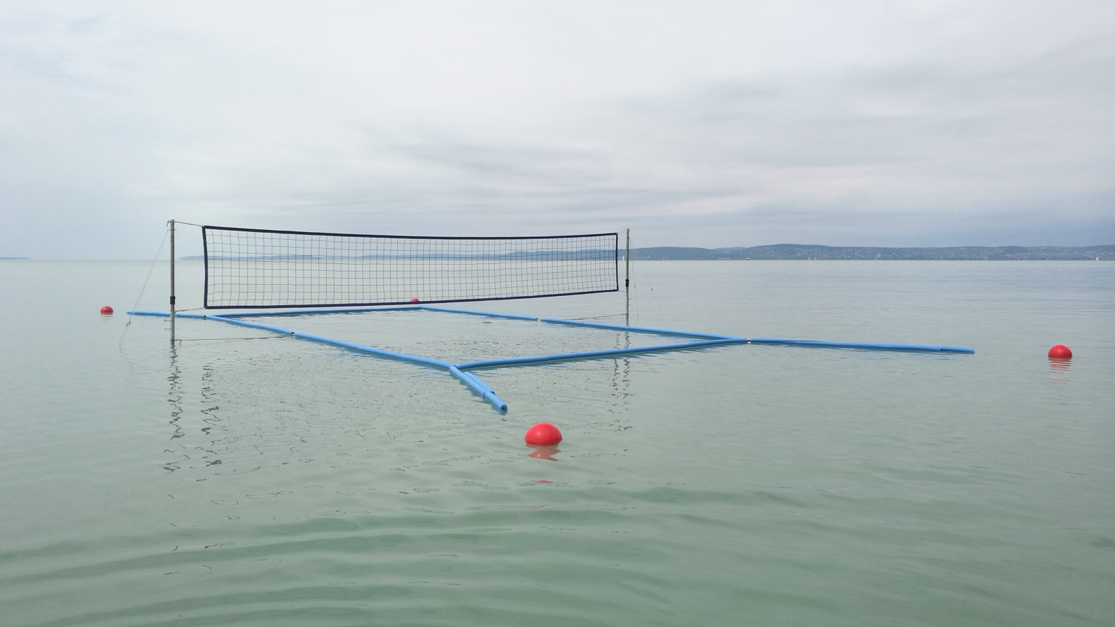 aQuolley — Empty courts